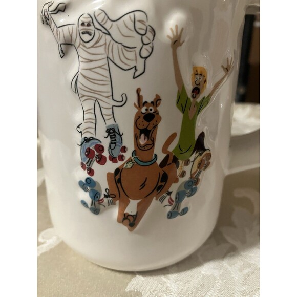 Rae Dunn Scooby Doo Shaggy Fred Daphne Velma Mystery Team Coffee Mug halloween - Picture 4 of 7